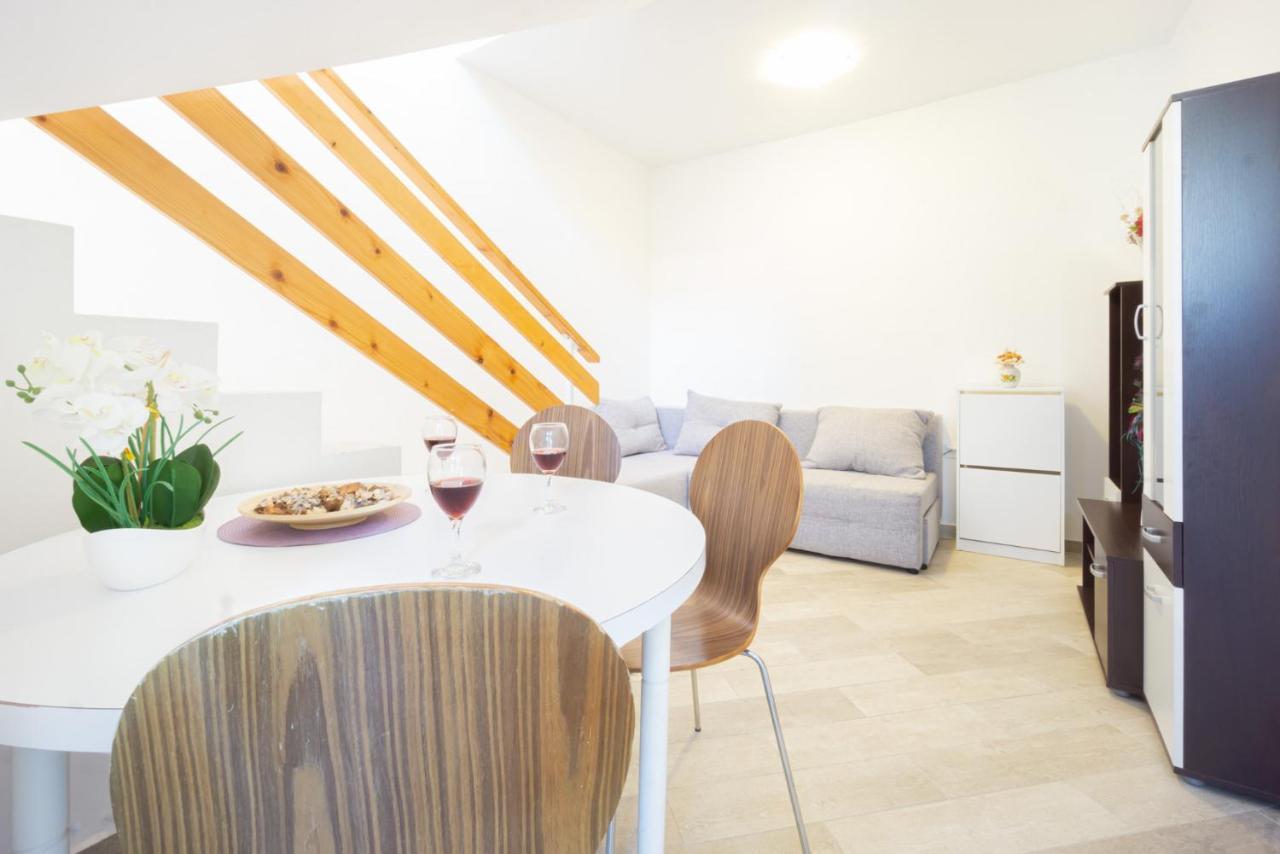 Kob Orog Good Location With Sea Views And Modern Decor Apartamento Metajna Exterior foto