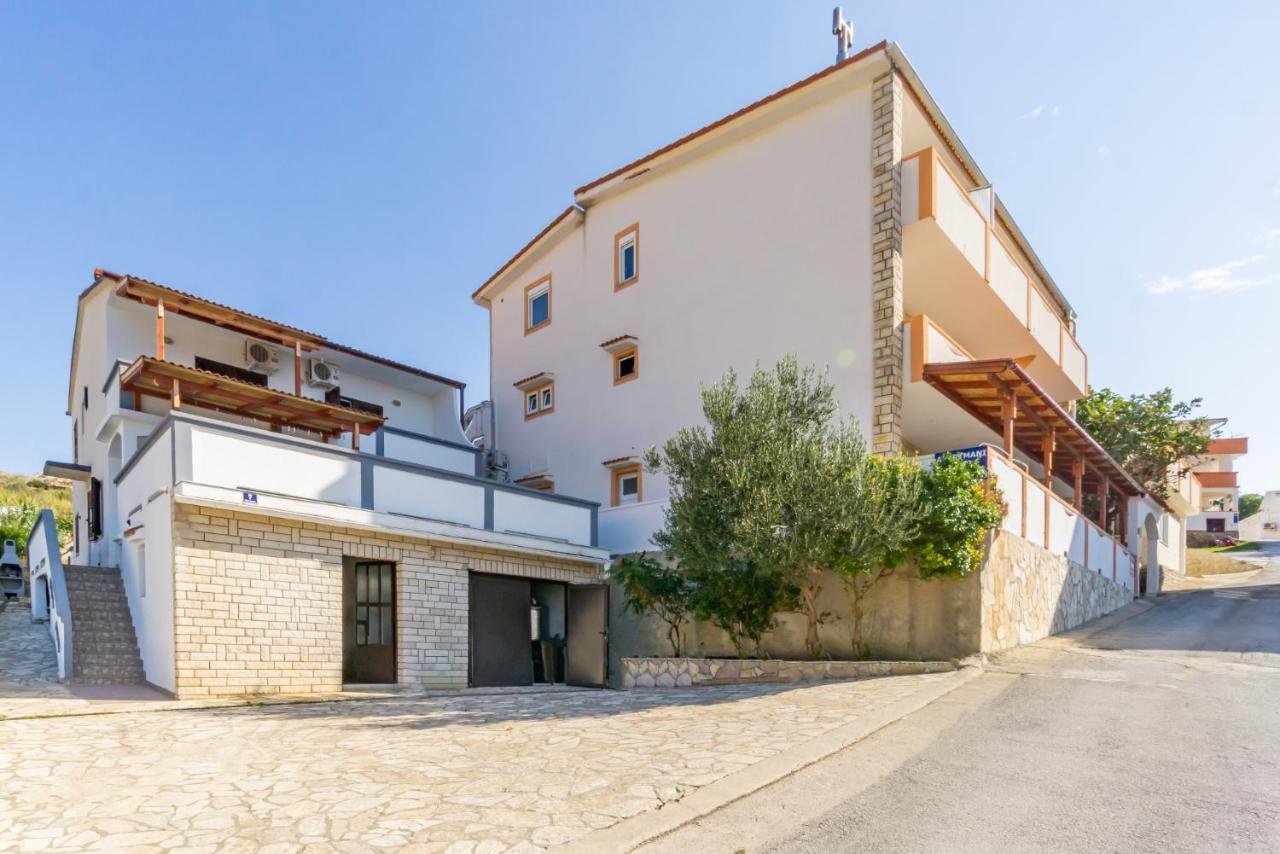 Kob Orog Good Location With Sea Views And Modern Decor Apartamento Metajna Exterior foto