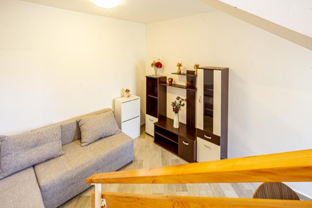 Kob Orog Good Location With Sea Views And Modern Decor Apartamento Metajna Exterior foto