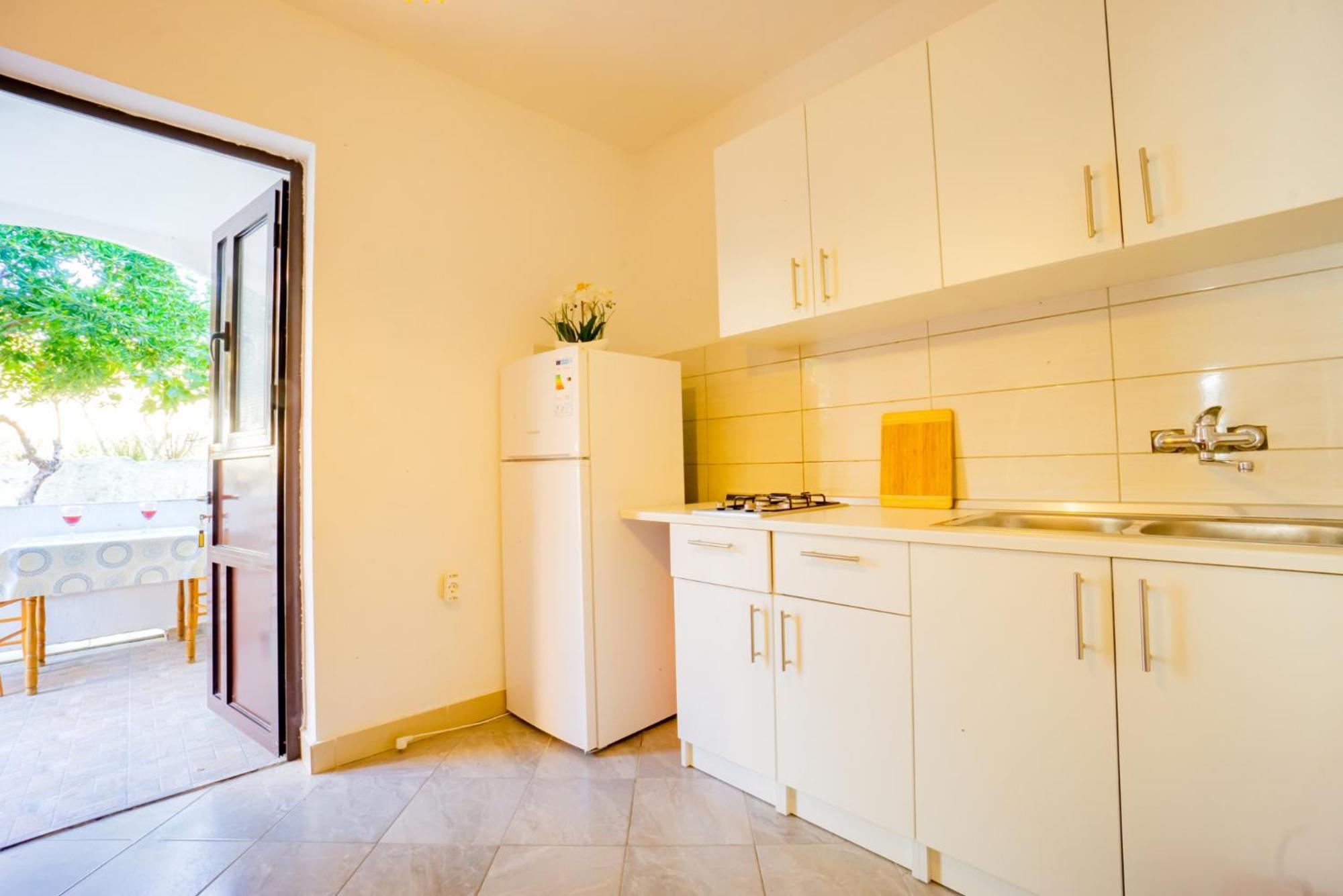 Kob Orog Good Location With Sea Views And Modern Decor Apartamento Metajna Quarto foto