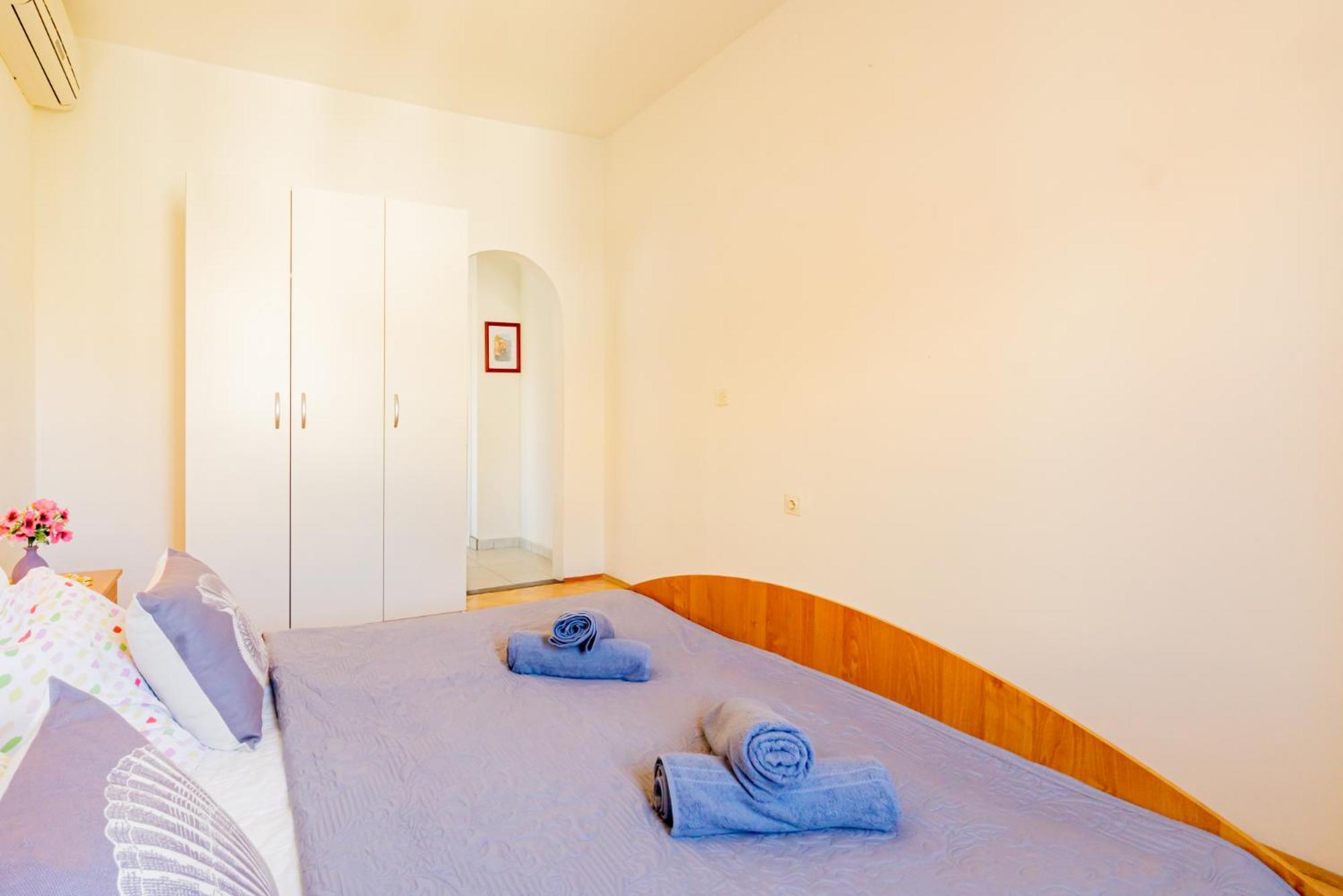 Kob Orog Good Location With Sea Views And Modern Decor Apartamento Metajna Quarto foto
