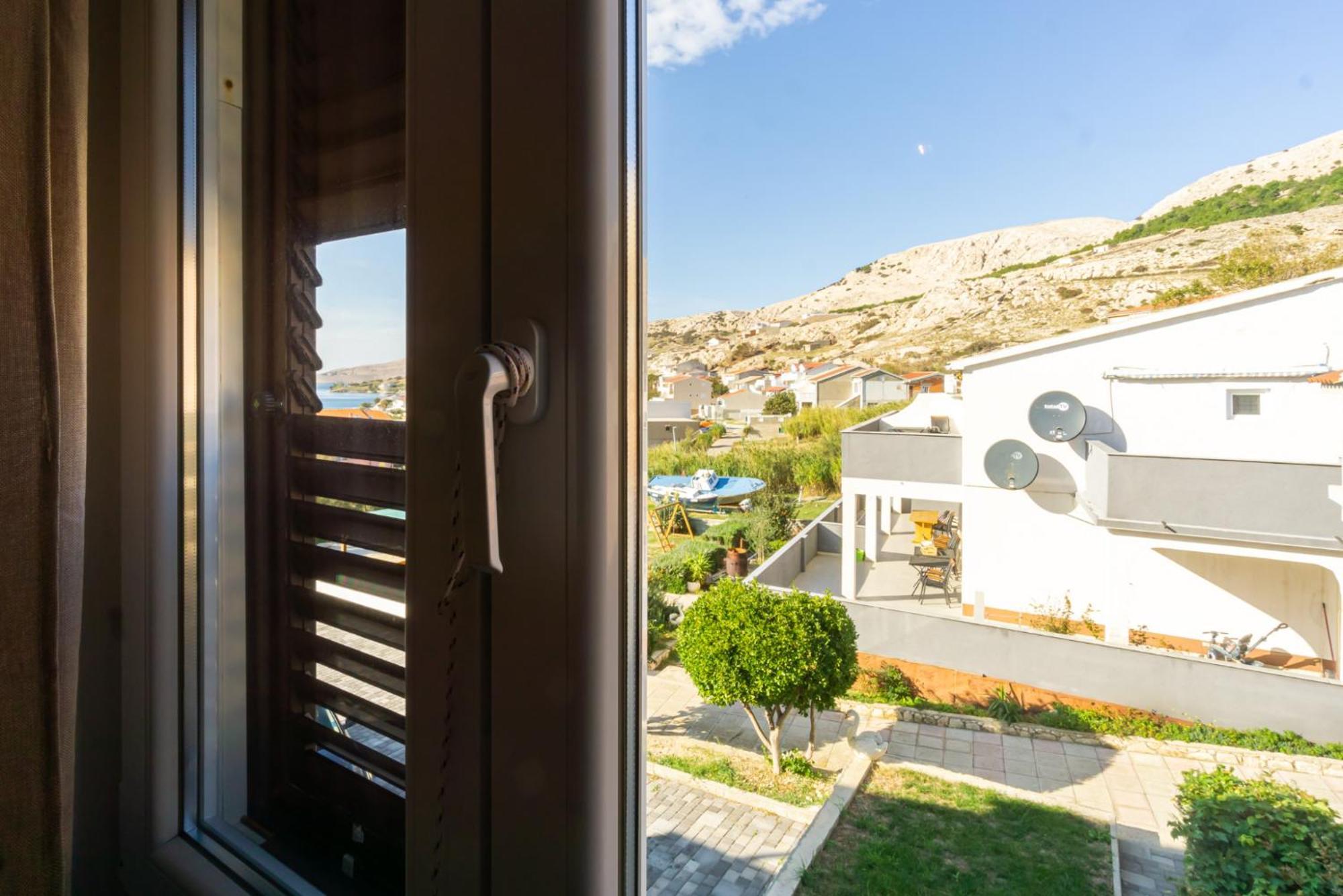 Kob Orog Good Location With Sea Views And Modern Decor Apartamento Metajna Quarto foto